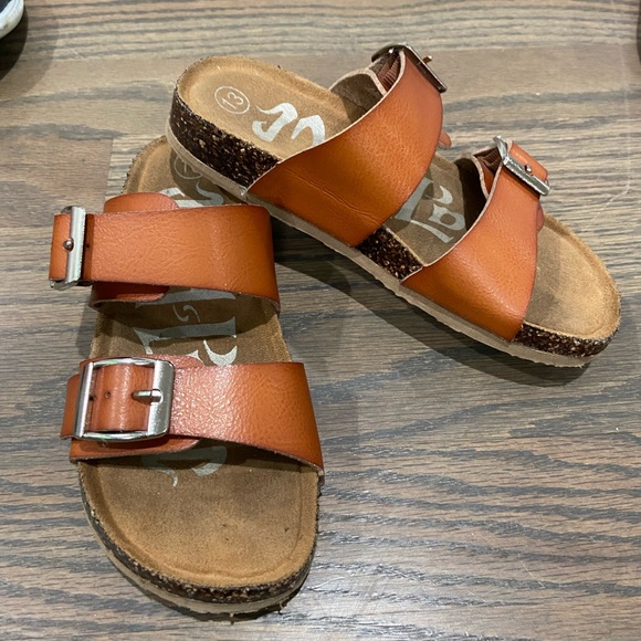 Target sandals - Picture 3 of 3